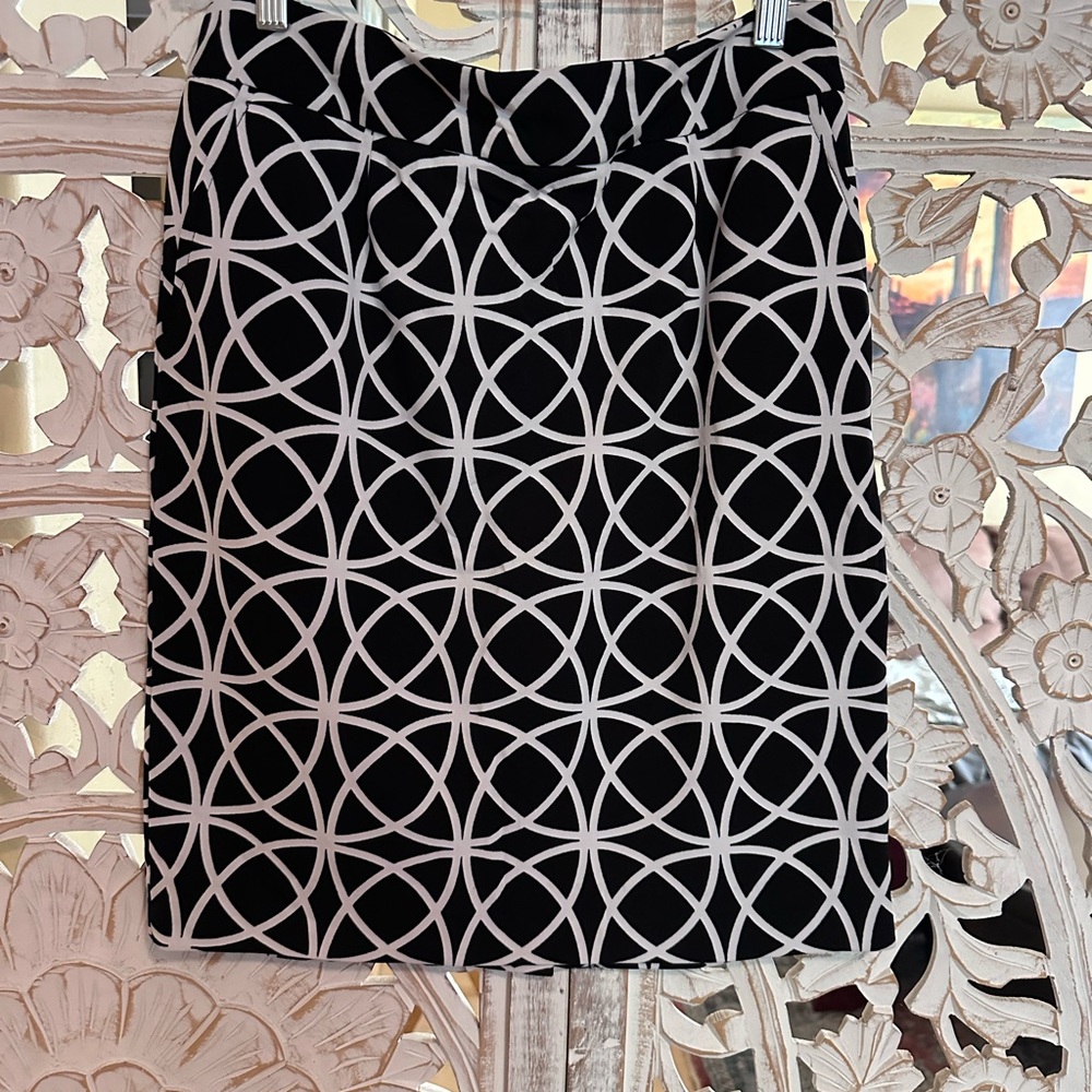 Adrienne Vittadini Black and White Pencil Skirt Knee-Length